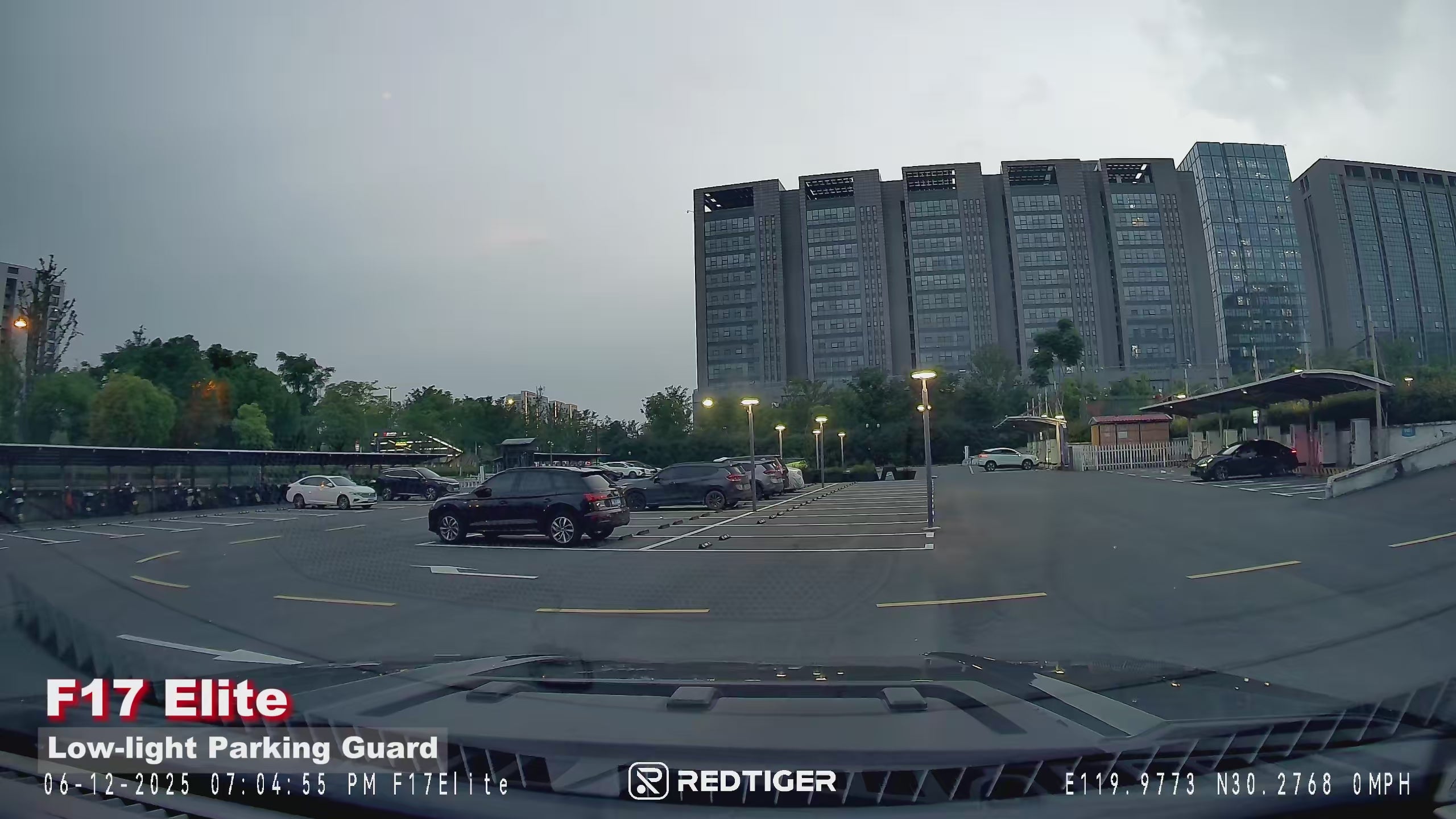Redtiger F17 Elite 3-Channel 4K+2.5K+1080P 24/7 Ultra-Color Wifi6 Dash Cam